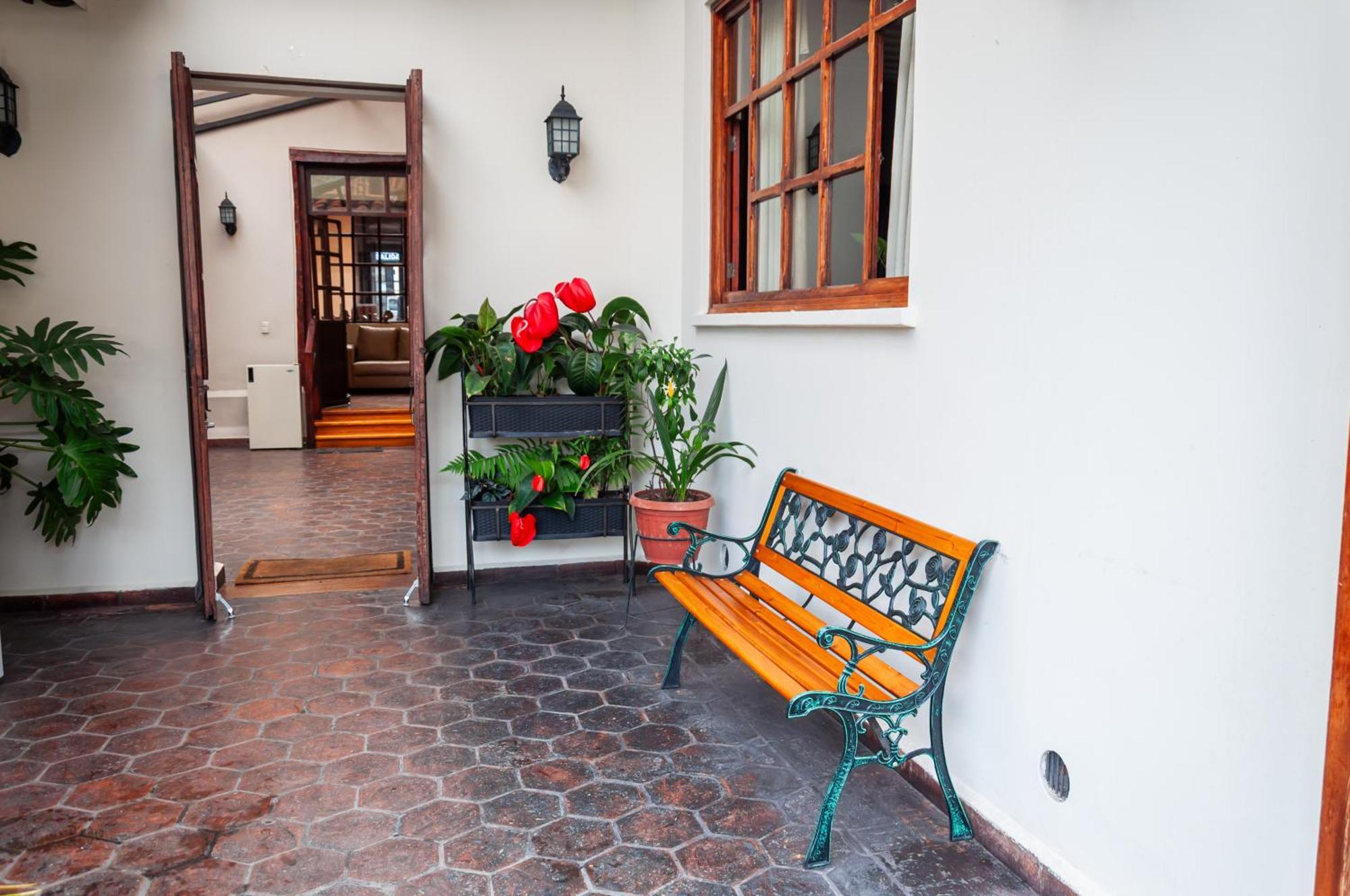 Hotel Calle Angosta Cuenca Exterior foto